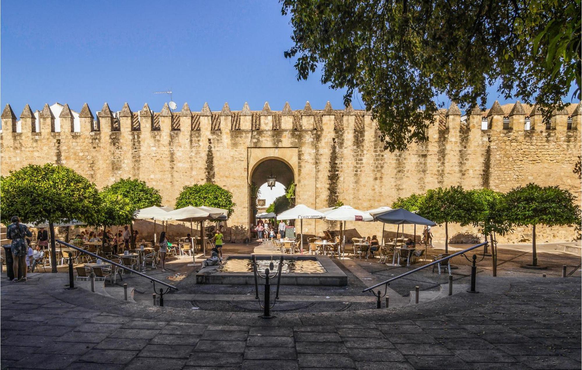 Lovely Apartment In Cordoba With Kitchen Exteriör bild