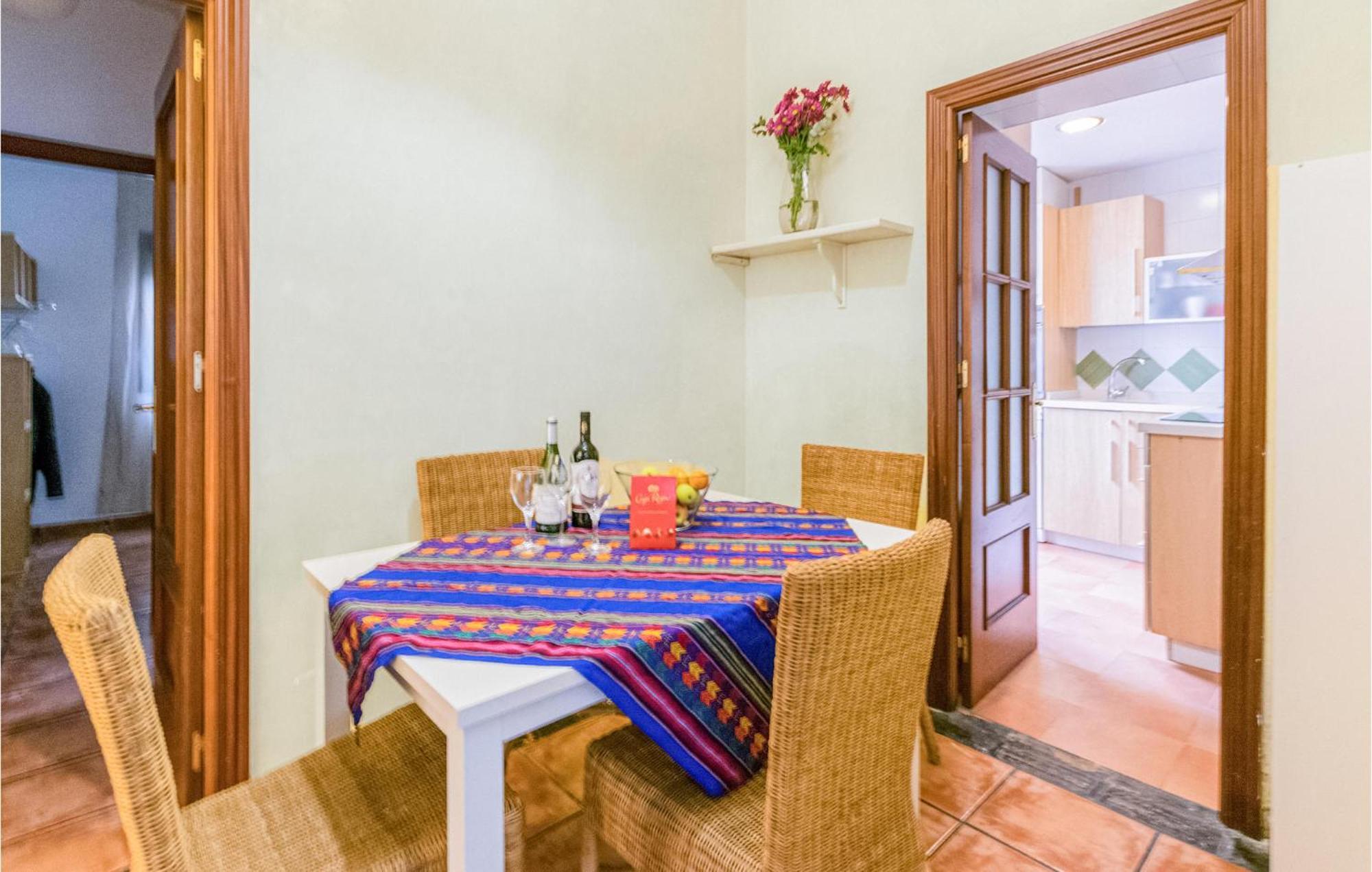 Lovely Apartment In Cordoba With Kitchen Exteriör bild